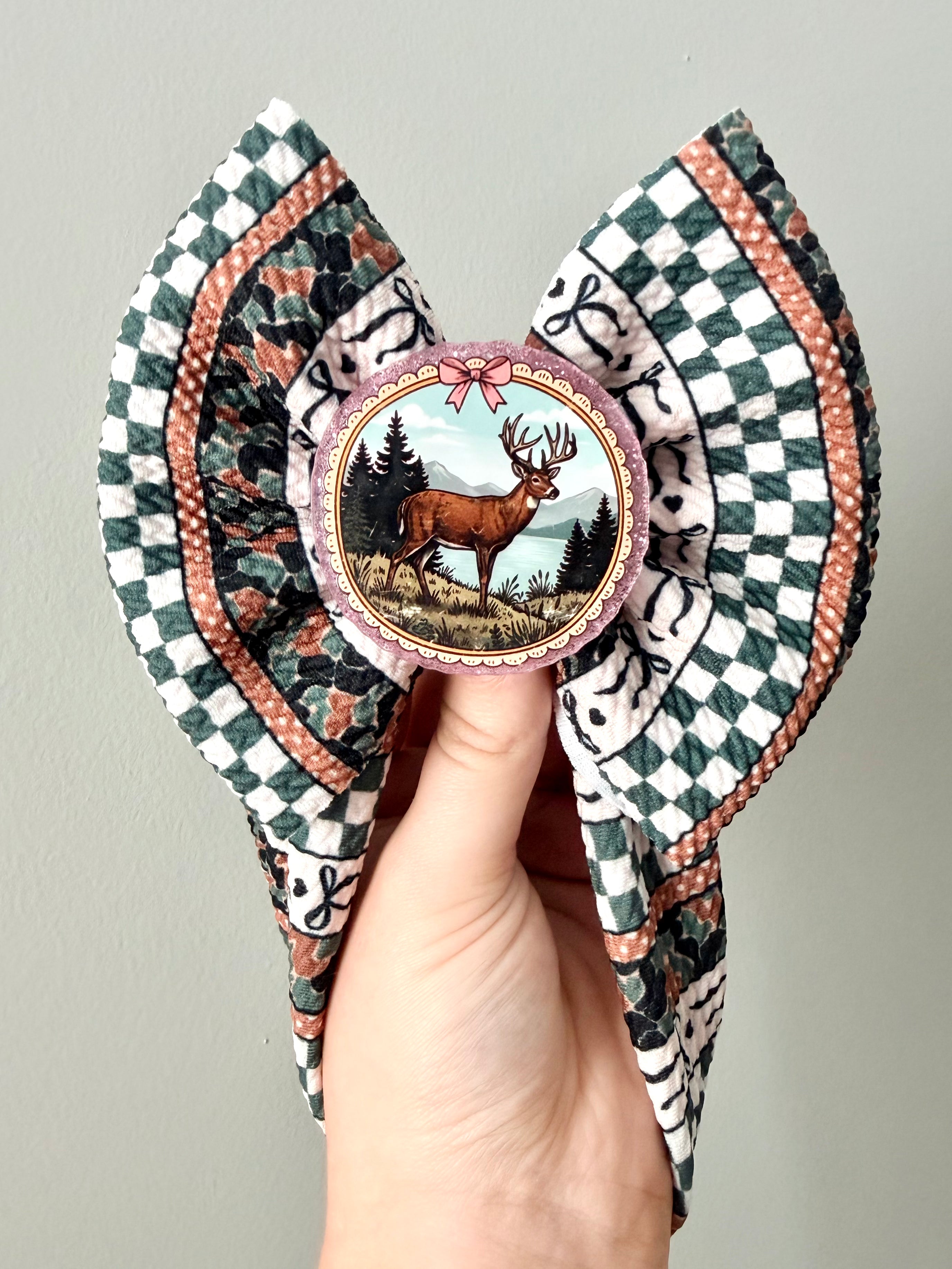 Pink glitter buck - center on clip