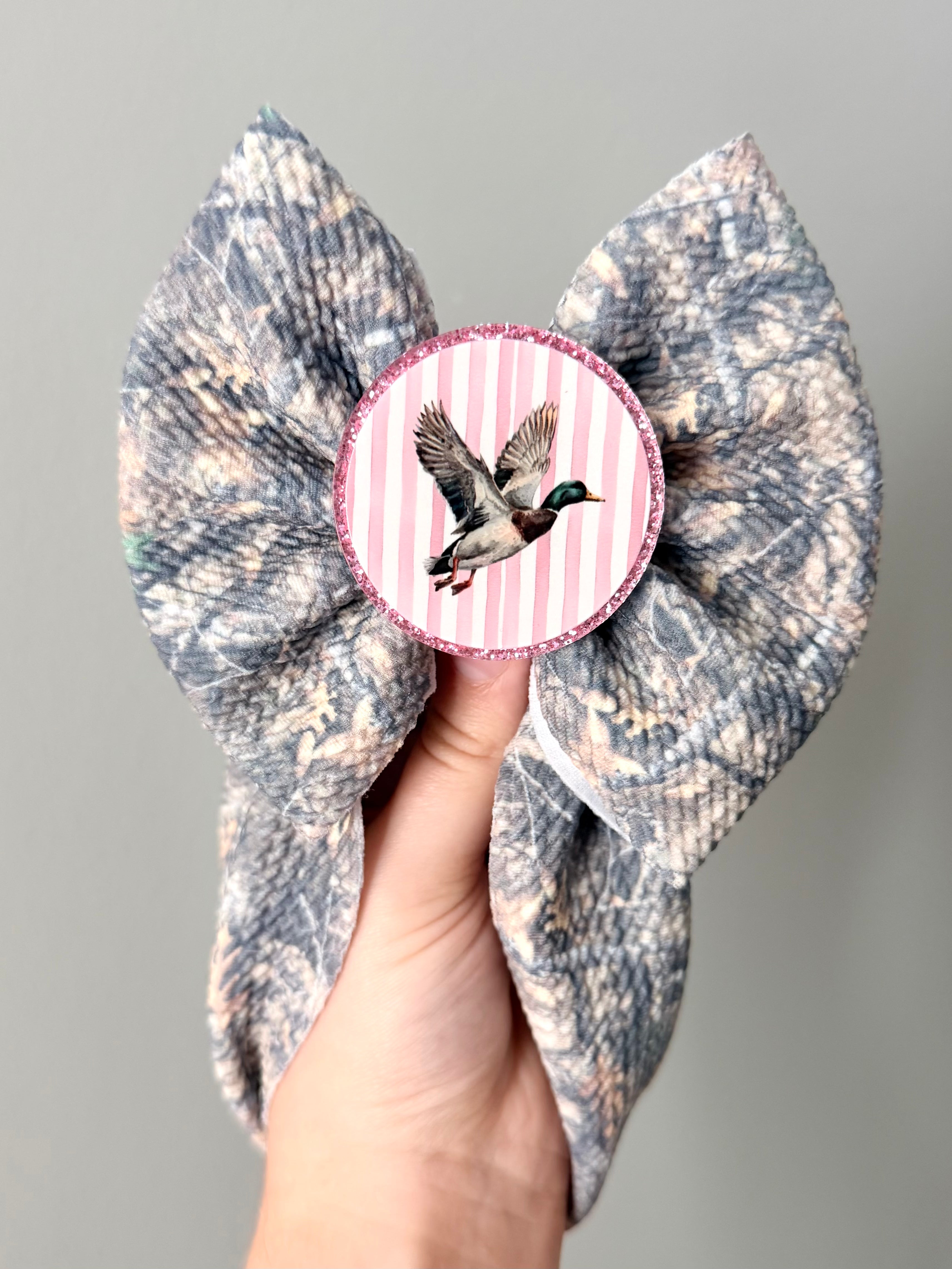 Pink glitter duck - center on clip